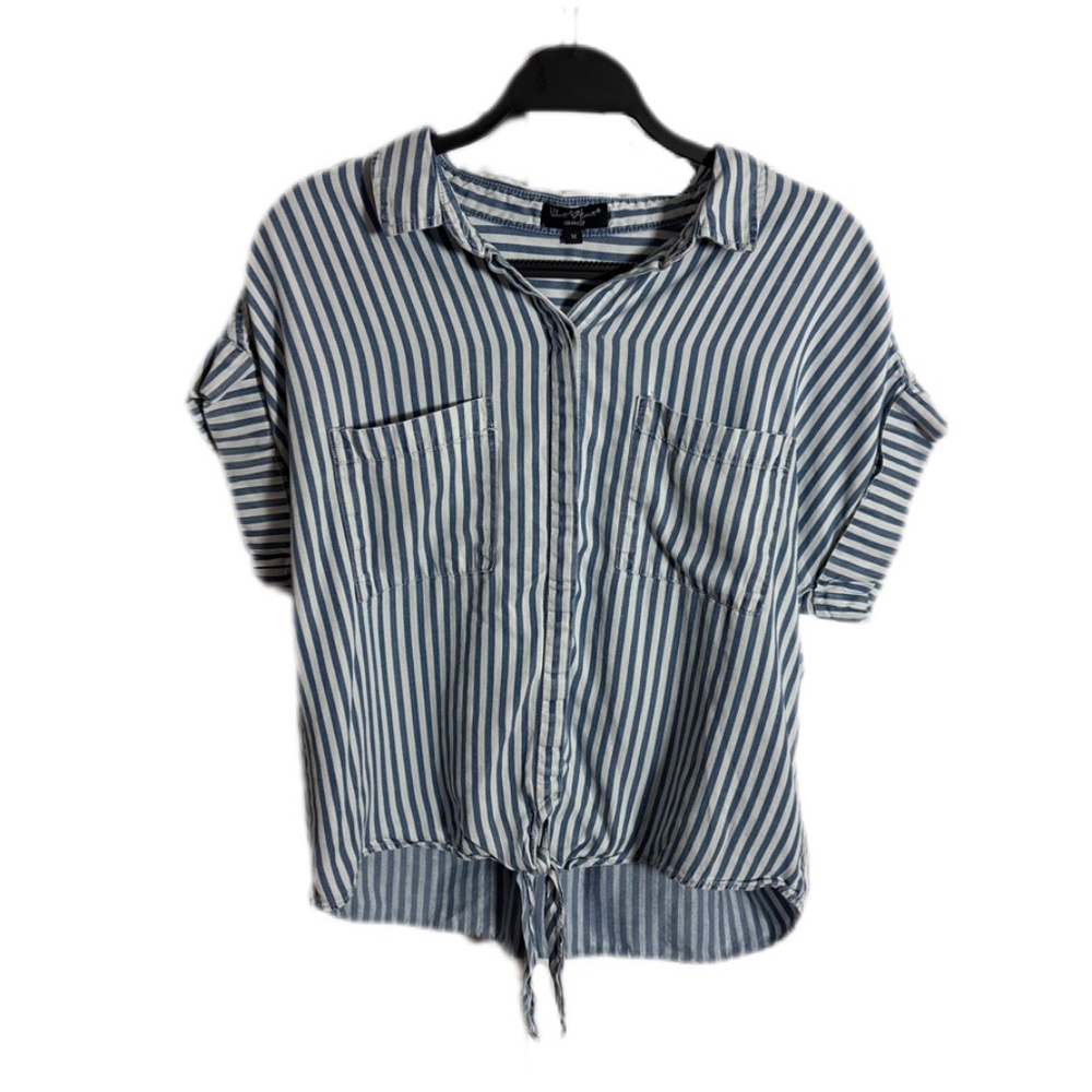 Velvet Heart Los Angeles Women’s SZ M Blue & White Stripped Short Sleeve Blouse